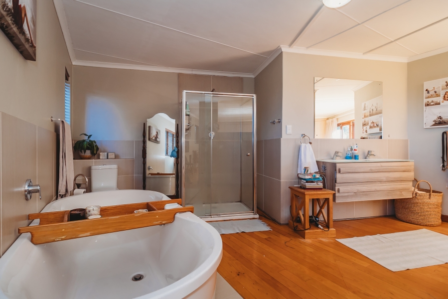 4 Bedroom Property for Sale in Heatherlands Western Cape